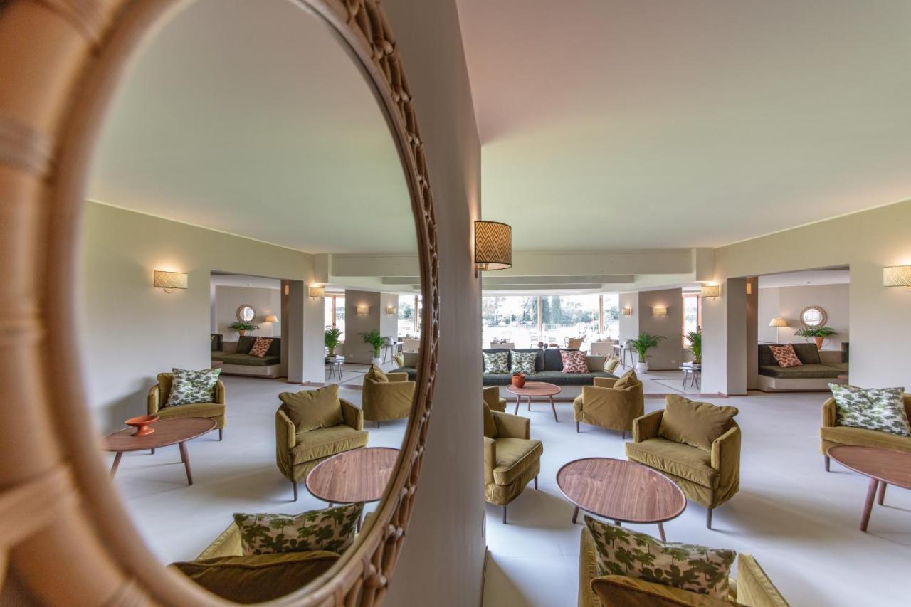Is Molas Resort Пула Екстериор снимка