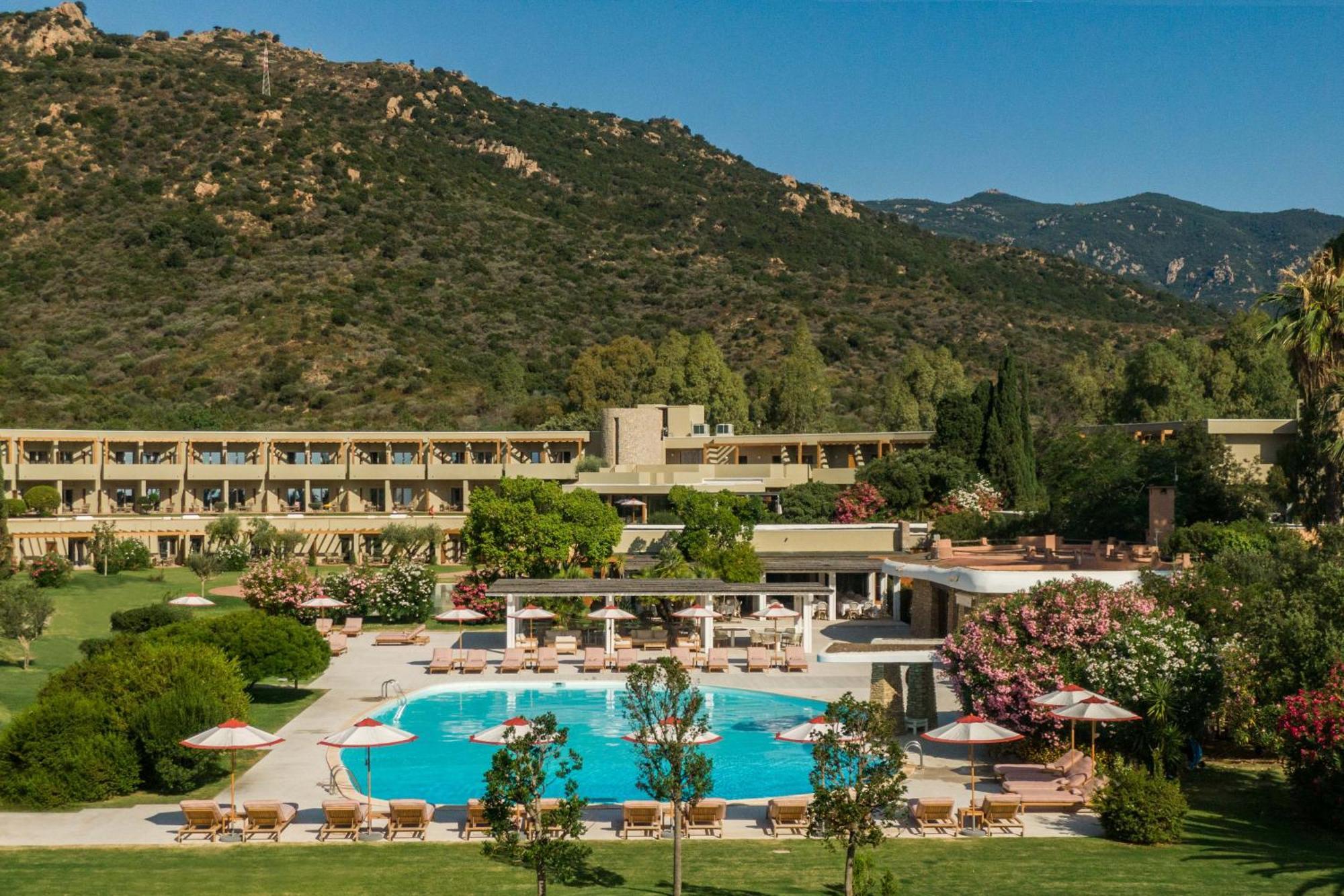 Is Molas Resort Пула Екстериор снимка