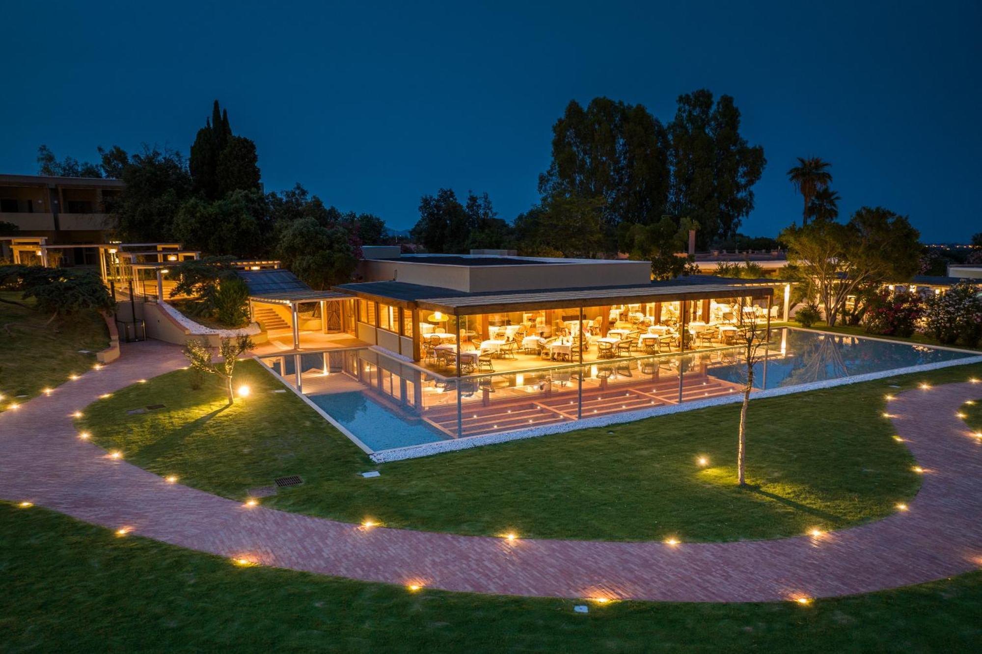 Is Molas Resort Пула Екстериор снимка